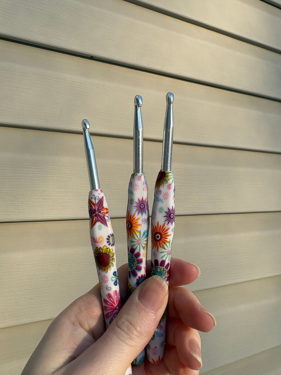 Fluffmade · Floral Ergonomic Crochet Hook