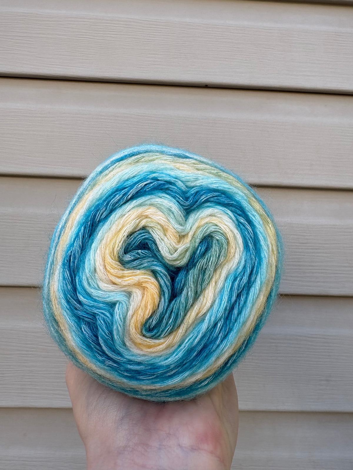 Frosty Sky – Studio Gradient Yarn · Winter Quartz Collection