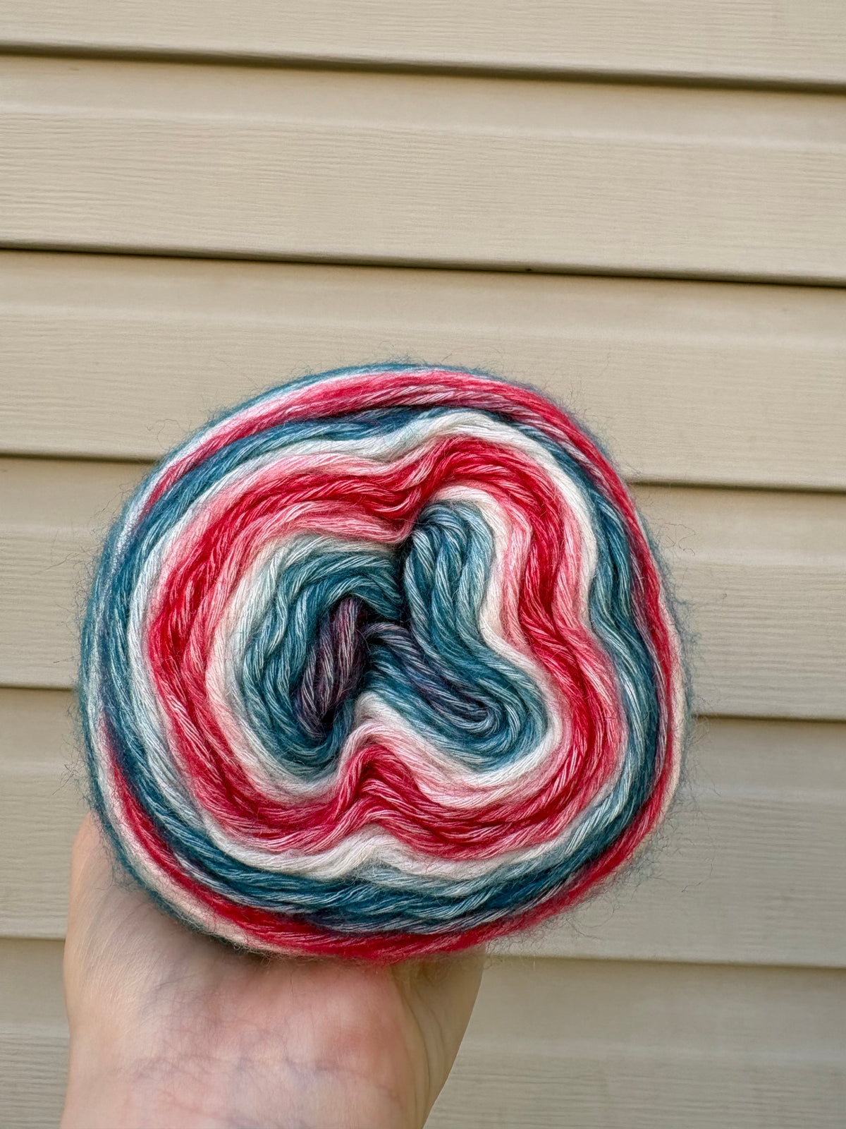 Iceflower Veil – Studio Gradient Yarn · Winter Quartz Collection
