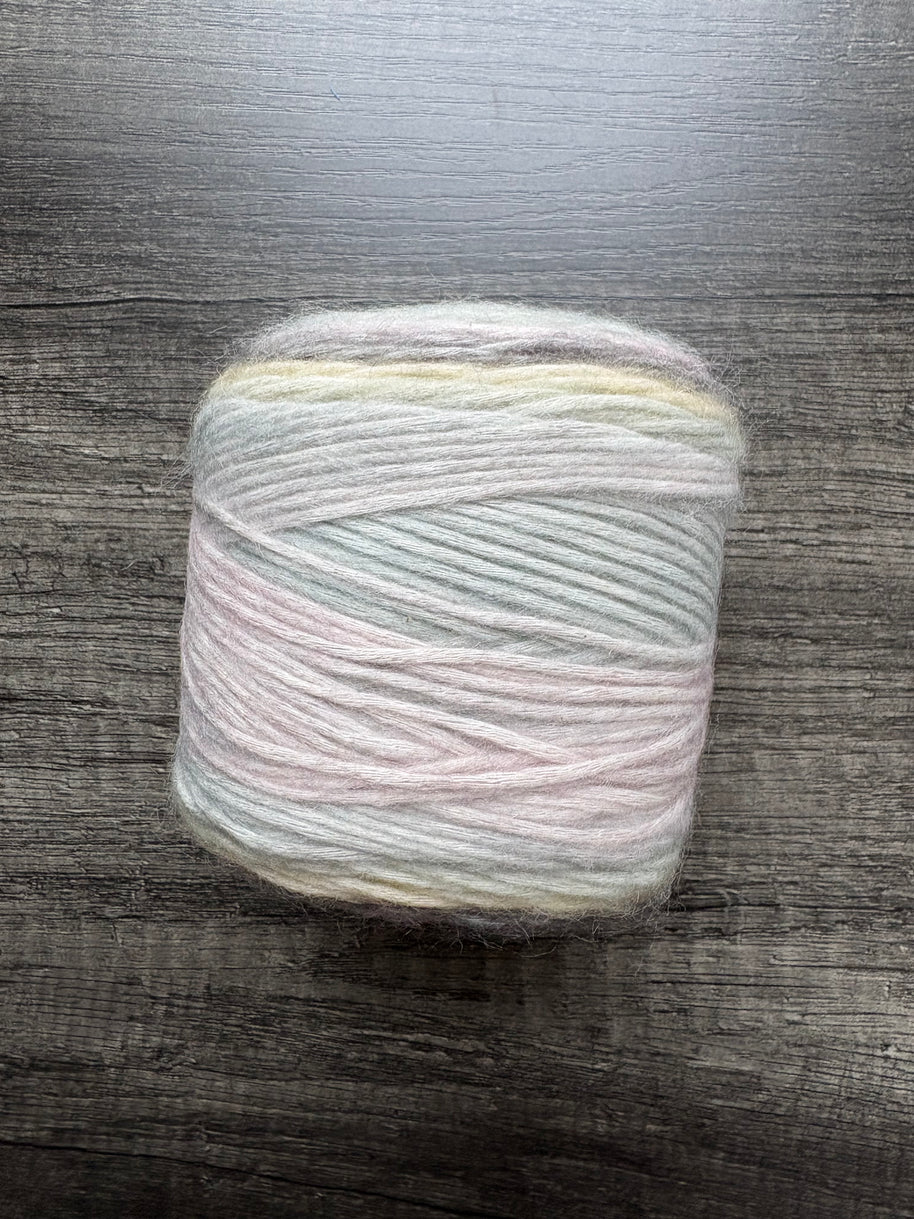 Meadow Fog – Studio Gradient Yarn · Winter Quartz Collection
