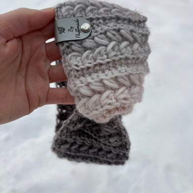 Grey ombré crochet headband with leather Fluffmade tag and braided stitch – handmade ear warmer.